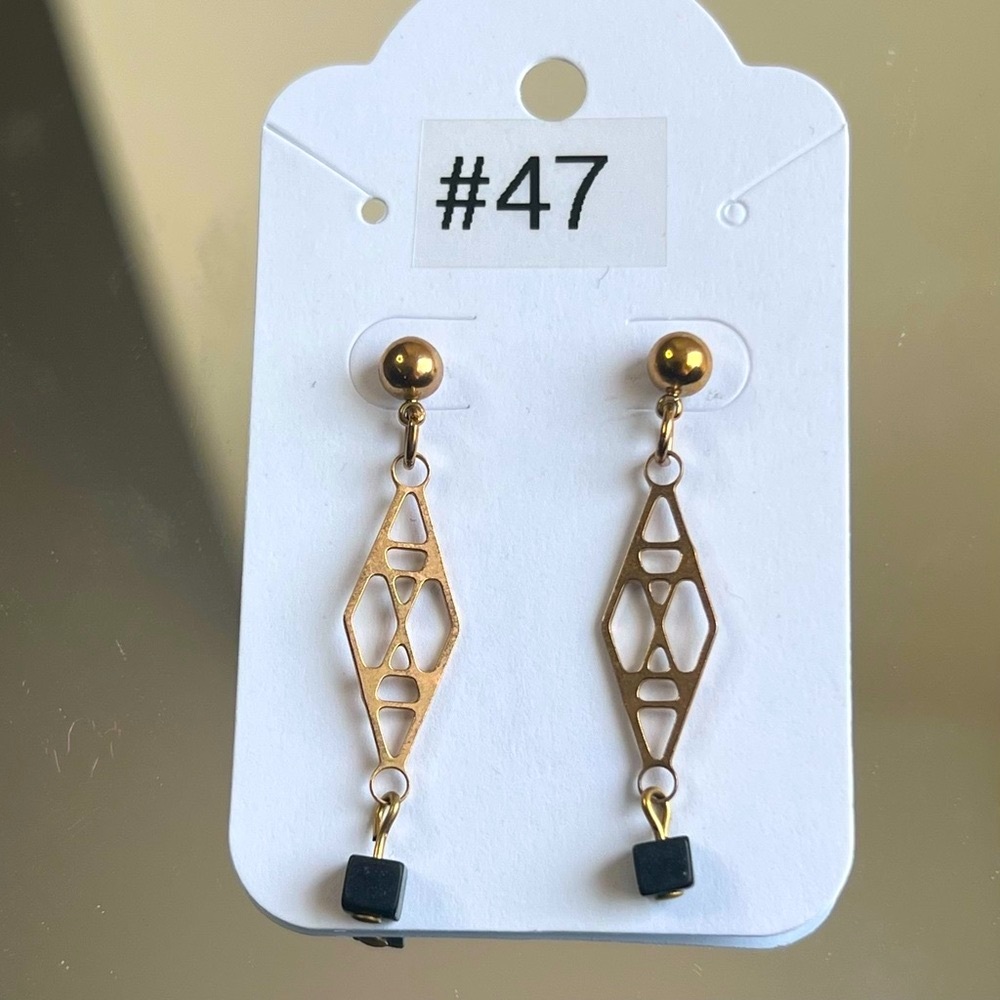 🌟 Gold Geometric Dangle Earrings